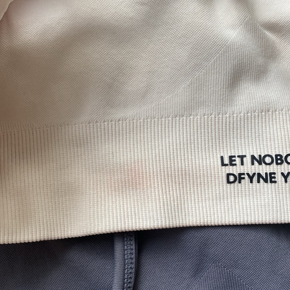 DFYNE Dynamic Sports Bras in Medium Size - Picture 7 of 9